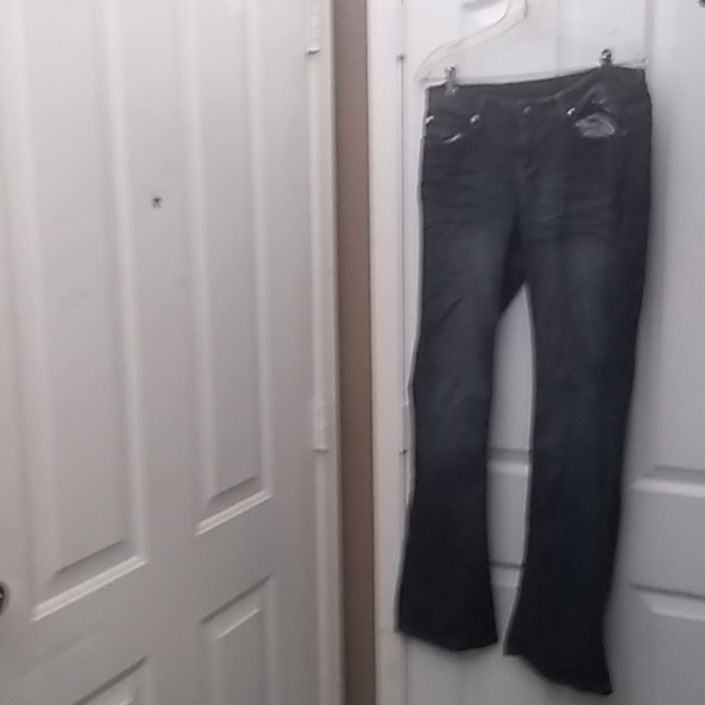 FINAL MARKDOWN Junior rocawear jeans 7